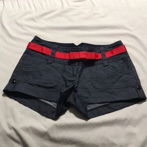 navy blue charlotte russe shorts with belt